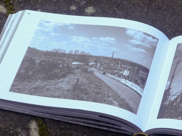 Full-page billede i bogen Støv og sten