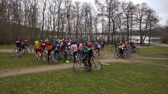 Ryttere samlet ved starte på Gentleman's Race