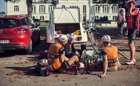 Grand Fondo Munkebjerg 2014 efter løbet ved team bilen