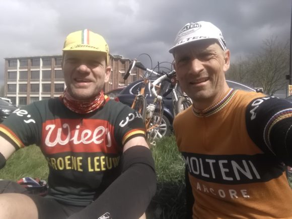 En selfie af Niels og Per efter de begge har fuldøfrt deres helt egen version af "En forårsdag i helvede""