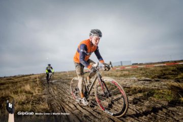 Jens Langergaard cykler i mudder til NordhavnsCross
