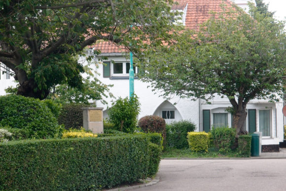 Det hvide hus hvor familien Merckx havde deres købmandsforretning. Place des Bouvreuils i Woluwe-Saint-Pierre
