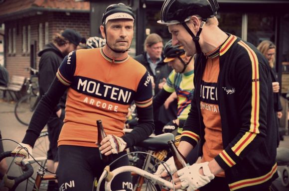 GSV Grand Prix 2015: Kasper og Niels napper lige en belgisk øl inden start