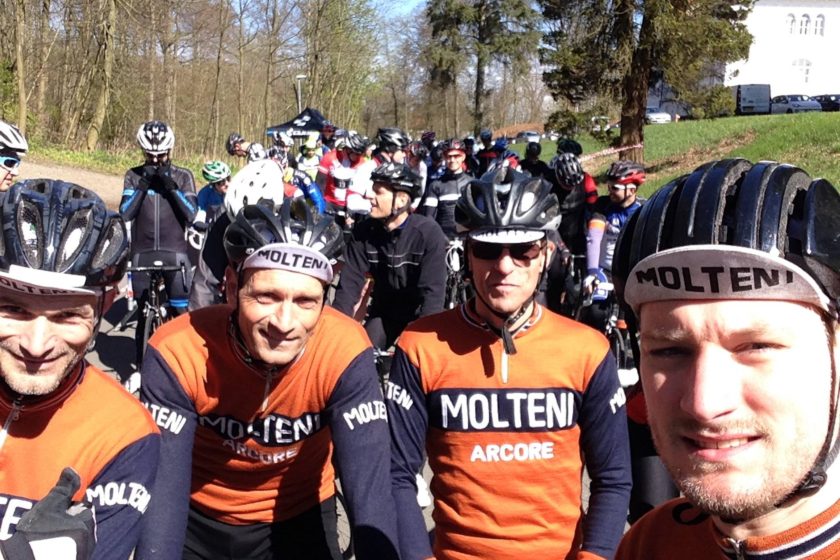Holdet fotograferet ved starten på Brejning Bakkeløb