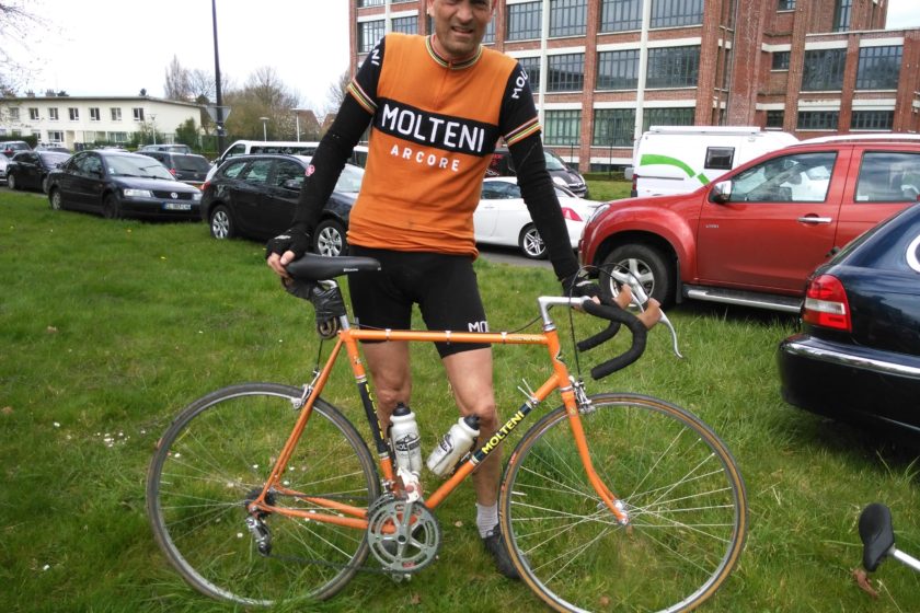 Min “Molteni” cykel til Paris Roubaix Challenge bestod af en gammel Centurion Super le Mans ramme i Columbus Gara, som jeg havde slebet ned og omlakeret i den ikoniske Molteni-orange farve