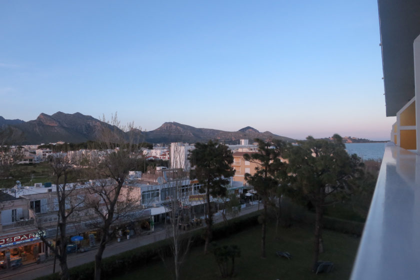 Udsigten fra hotelværelset i Purto Pollensa på Mallorca